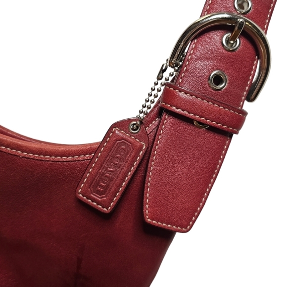 Coach bag. Red. Couple marks on outside as shown but in good used condition! - Picture 3 of 9